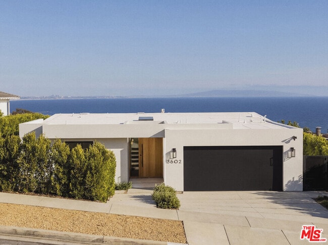 Building Photo - 3602 Shoreheights Dr