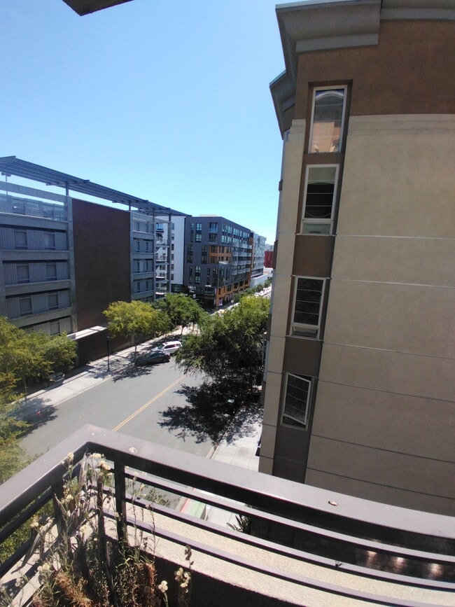 Photo - 1465 C St Unit 3421