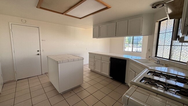 Quaint Three Bedroom, Two Bathroom Home! - Quaint Three Bedroom, Two Bathroom Home!
