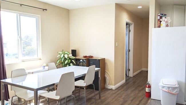 Photo - 1299 W 37th Dr