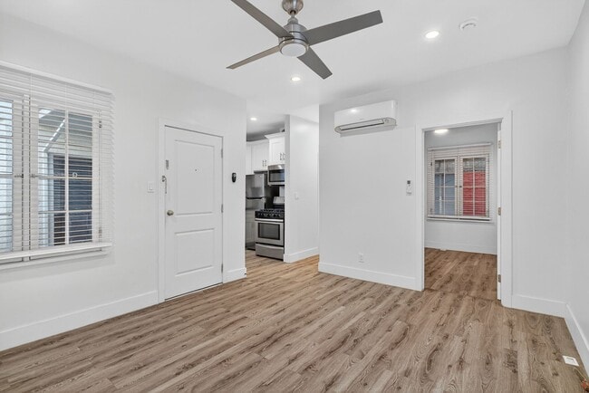 Photo - 405 W 3rd St Apartment Unit C