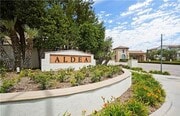 Photo - Luxurious 2 bed/ 2 bath townhouse in guard...