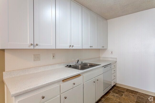 2 BR, 1.5 BA - 885 SF - La Mesa Gardens