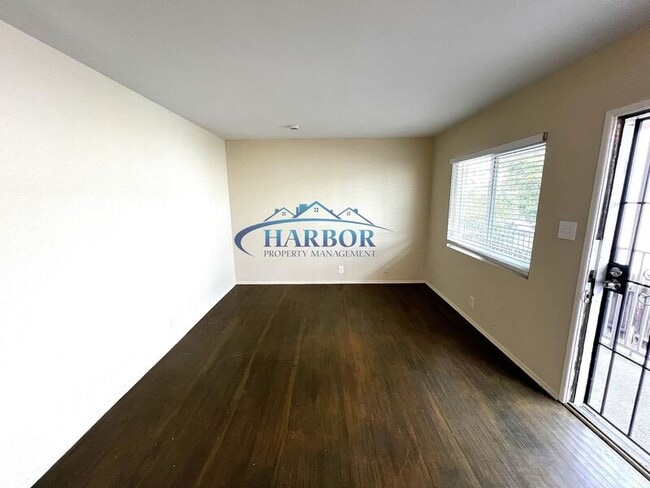 Photo - 1919 Vanderbilt Ln Unit F