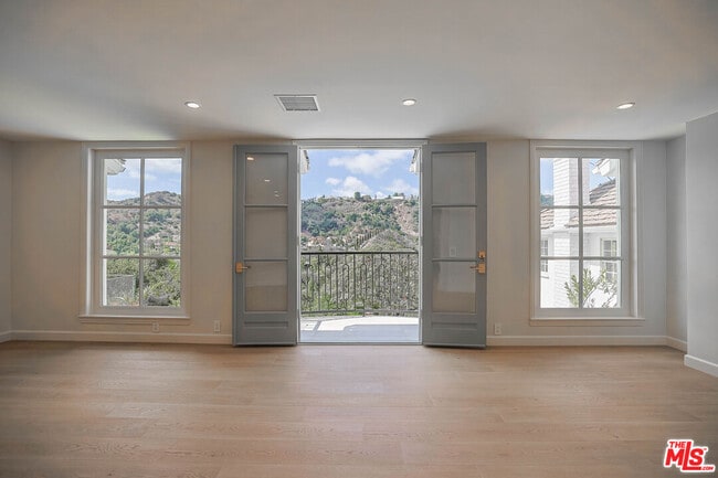 Photo - 2627 Wallingford Dr