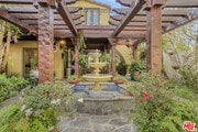 Photo - 707 N Bedford Dr House