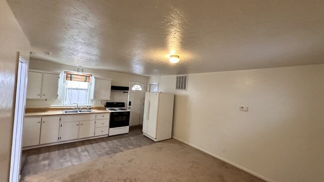 Photo - Cozy 2-Bedroom Retreat, Perfect for Mounta... Unit 3