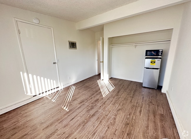 Building Photo - 5166 Unit 5166 A Rental