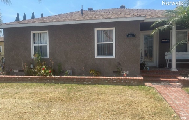 Building Photo - 14823 Longworth Ave