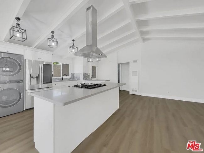 Photo - 13107 Fellows Ave