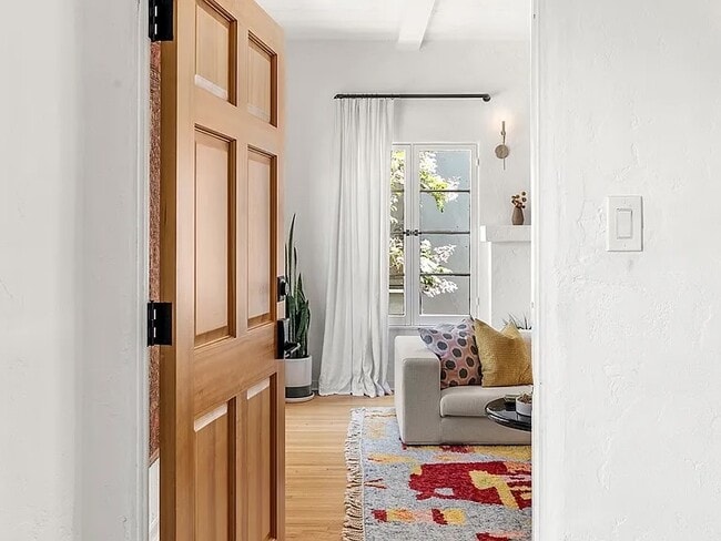 Photo - 928 1/2 S Orange Grove Ave