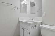 2BR, 2BA - 886SF - Primary Bathroom - Oro Apartments