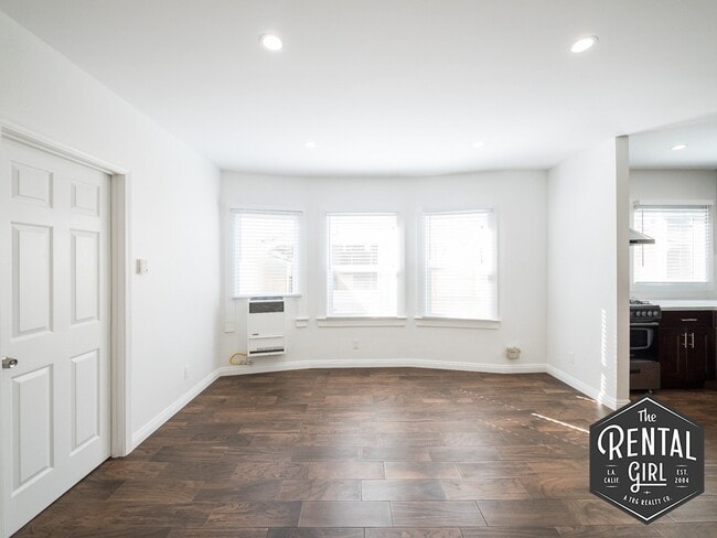 Building Photo - 40 Rose Ave Unit 6