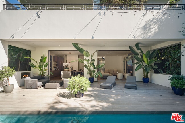 Photo - 333 Croft Ave