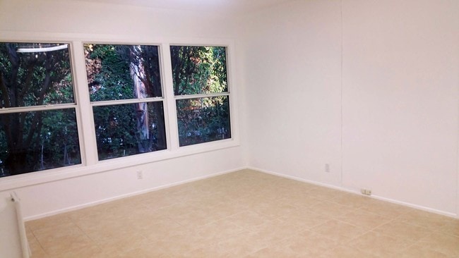 Photo - 5419 Willowcrest Ave