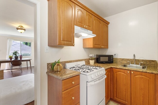 Photo - 1150 W 29th St Unit 1