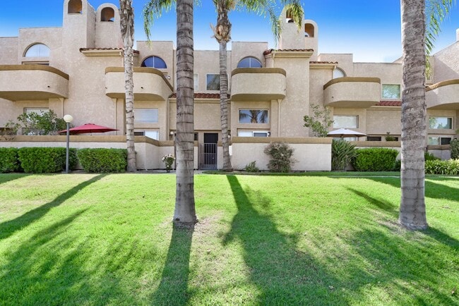 Building Photo - Coming Soon! 2 bedroom, 2.5 bath, 2 story condominium! Unit D