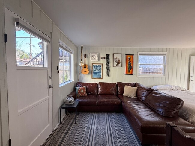 Photo - Pacific Beach 1 Bed/1 Bath ADU with Backyard