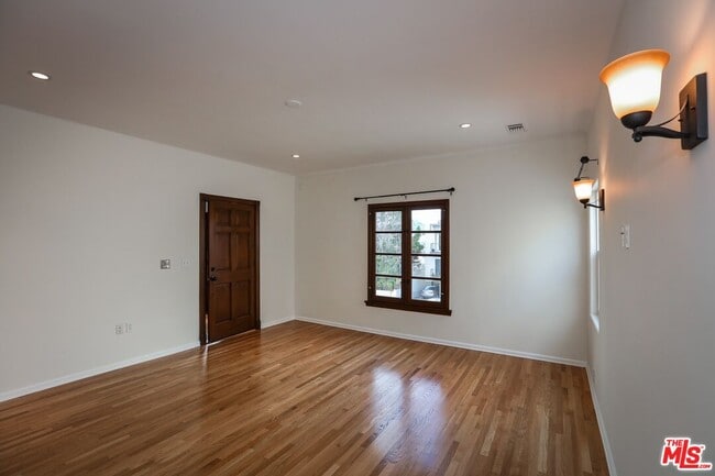 Photo - 806 N Alfred St Unit 3