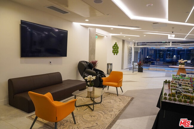 Photo - 414 N Orange St Unit 104