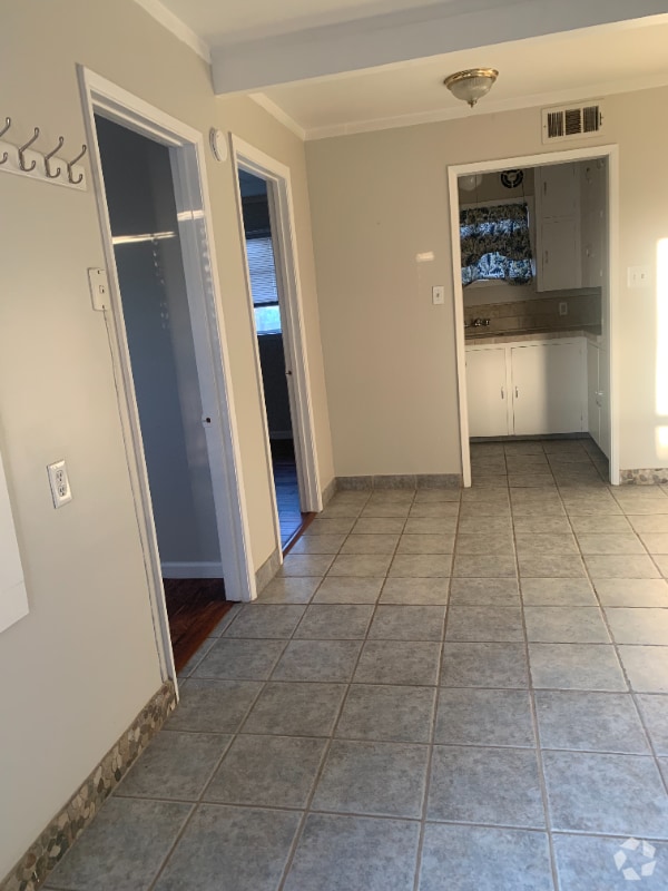 Building Photo - 1390 W 15th St Rental