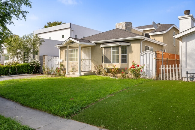 Photo - 1732 S Carmelina Ave