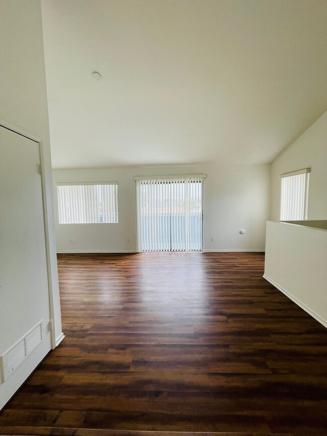 Photo - 792 Unit 2344B