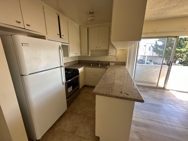 Photo - 1605 Barry Ave