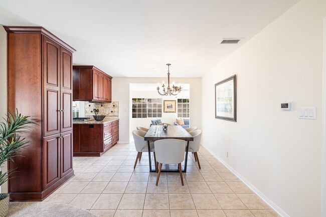 Photo - 2206 Stinson St