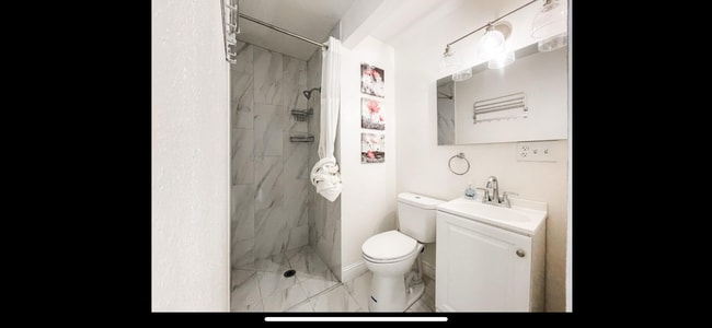 Photo - 2033 Mistral Pl Unit B