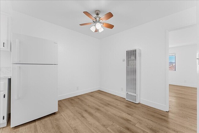 Photo - 631 E Elk Ave Unit 08