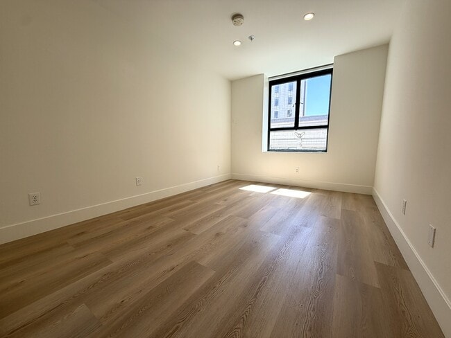 Primary Bedroom - Premiere Towers