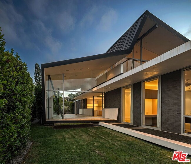 Building Photo - 3646 Inglewood Blvd