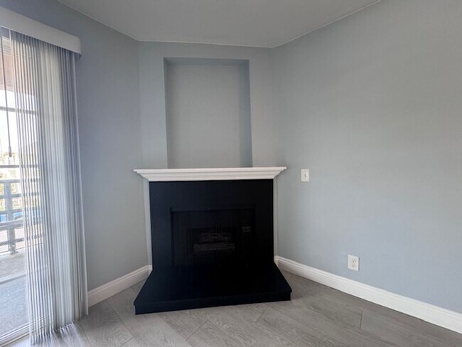 Photo - 535 W 4th St