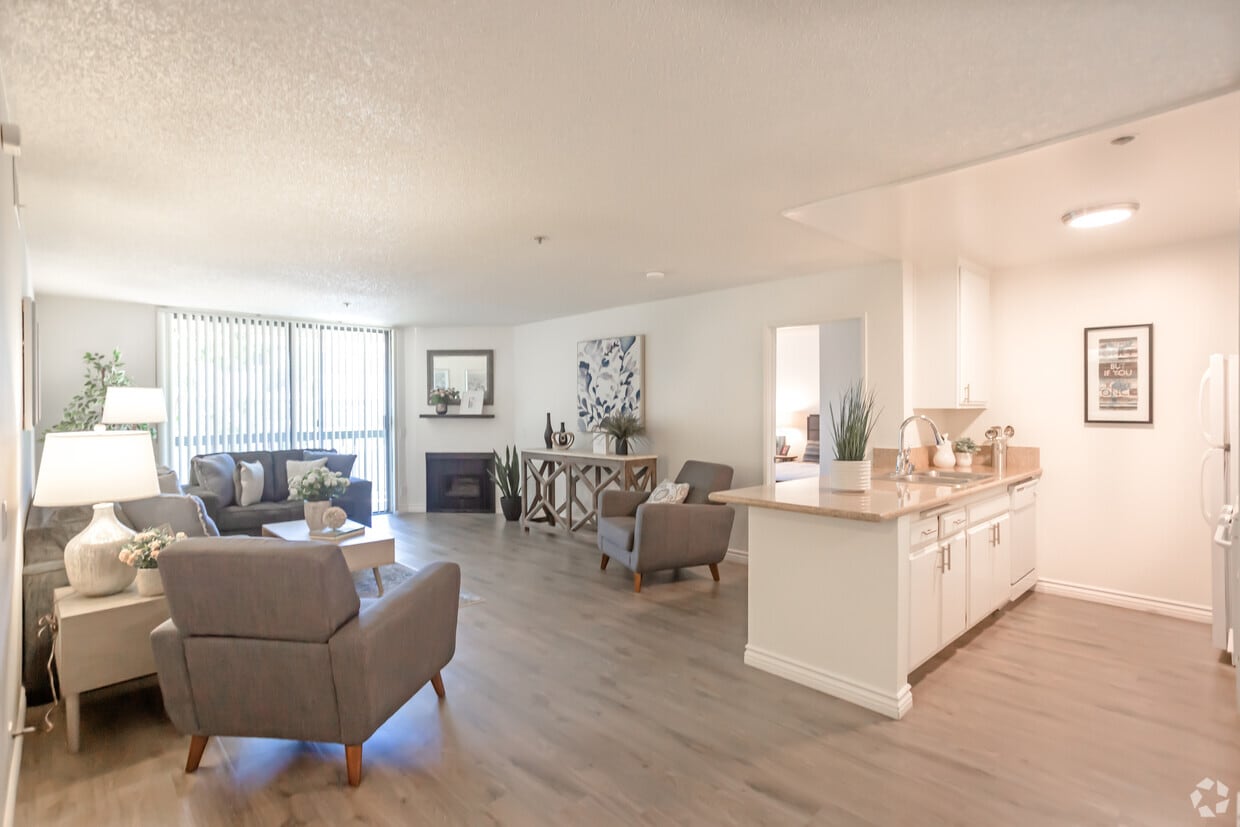 Floor Plan - 2 Beds / 2 Baths