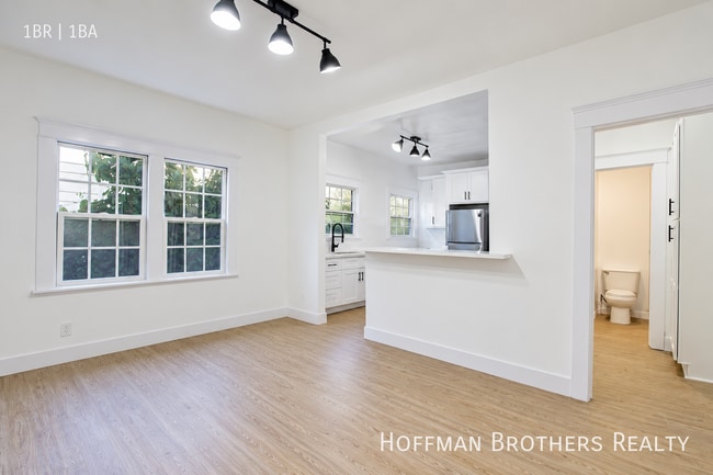 Photo - 1934 S New England St Unit 5