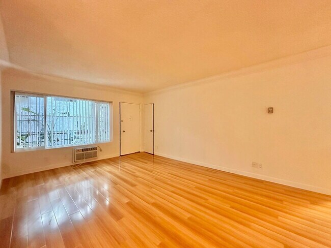 Photo - 1432 N Fairfax Ave Unit 2