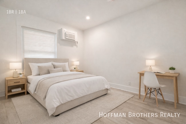 Photo - 1303 N June St Unit 1