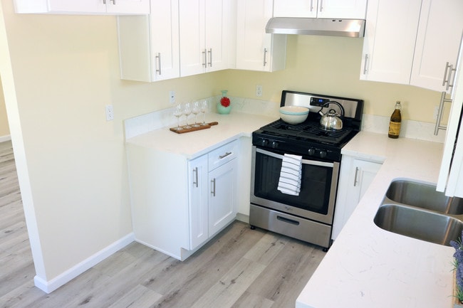 Photo - 1155 N Columbus Ave Unit A