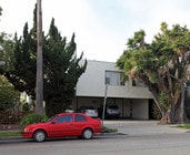 Primary Photo - Samo Capri Apartments
