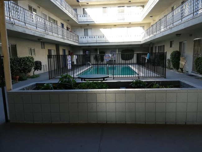 Building Photo - 7009 Coldwater Canyon Ave Unit 26