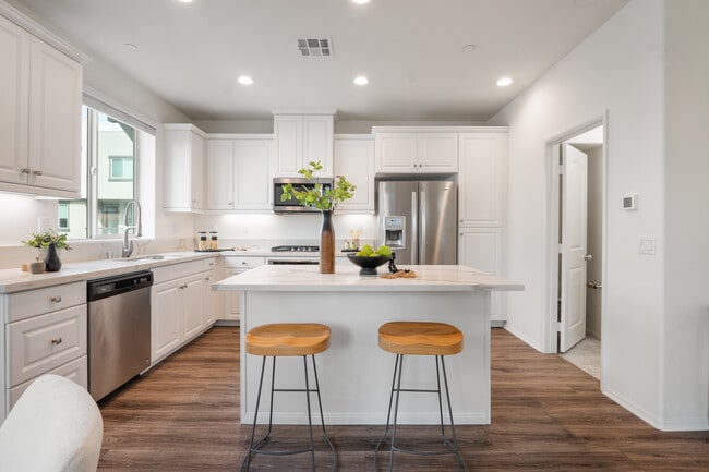 Photo - 2325 Verano Way