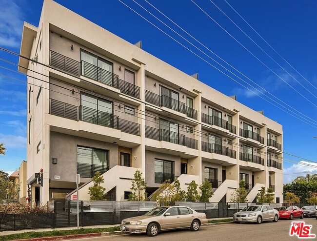 Building Photo - 1002 N Hudson Ave Unit 4