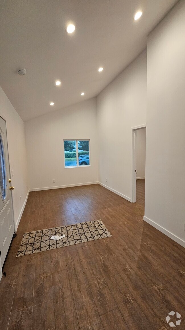 Building Photo - 15011 Hartland St Unit 15013 Rental