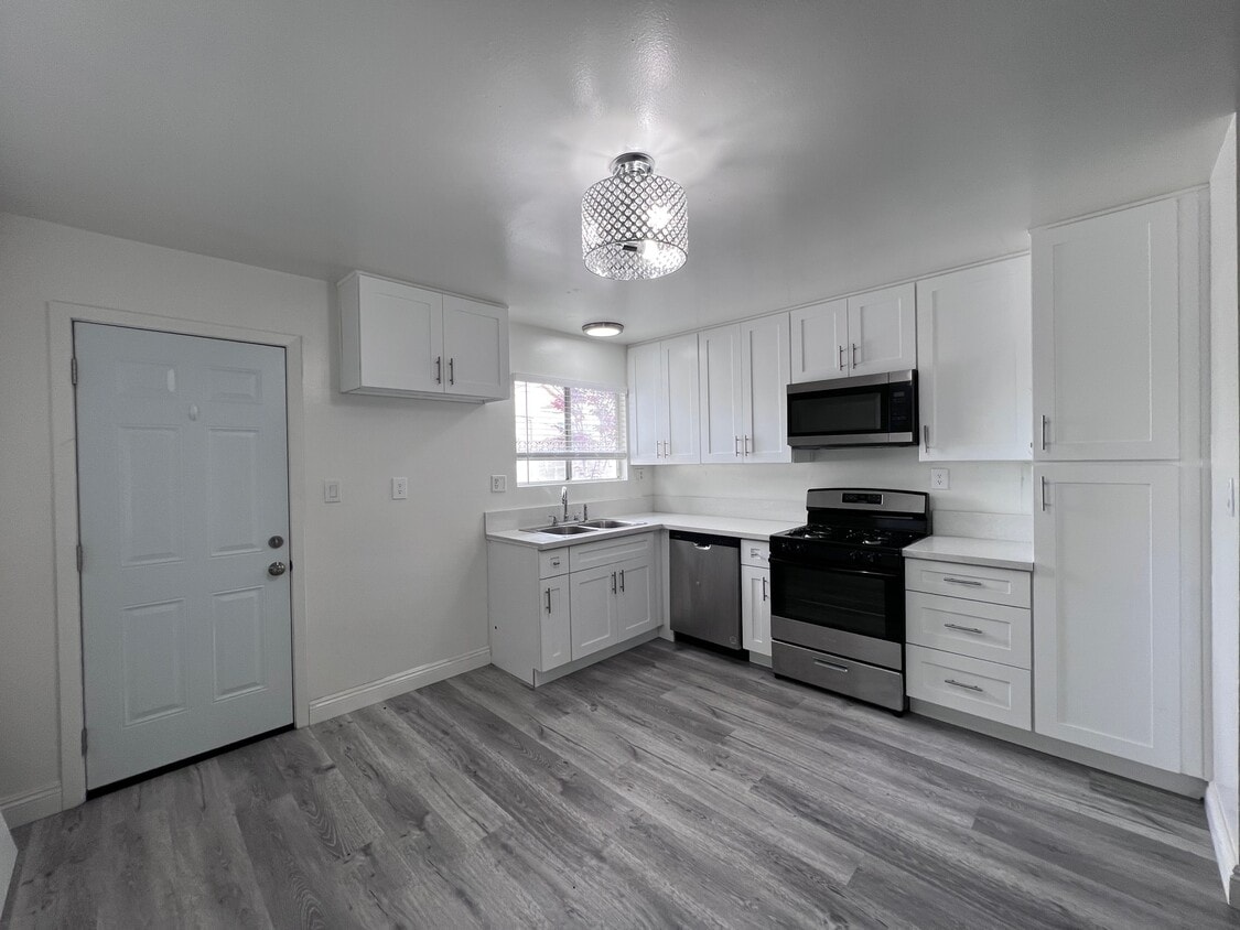 Floor Plan - 2BR/1BA Downstairs with Yard