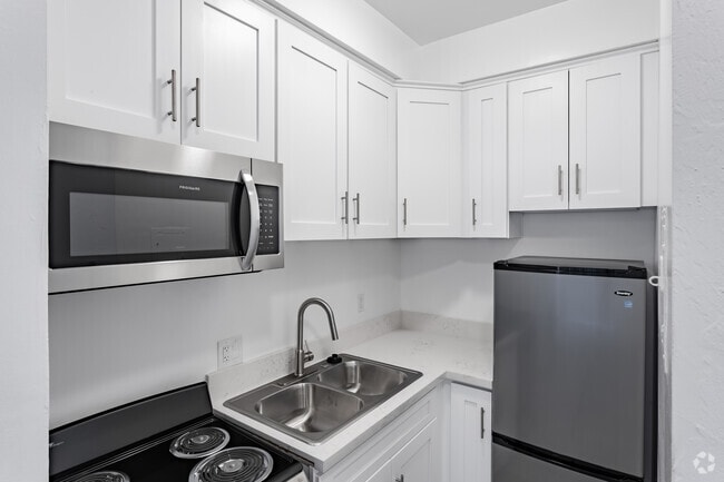 0BR, 1BA - 400 SF - 10905 Ohio Ave