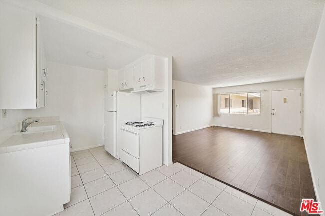 Photo - 2038 S Holt Ave Unit 16