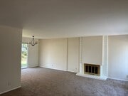 Photo - Spacious 5 bedroom 2 1/2 bathroom Westpark... House