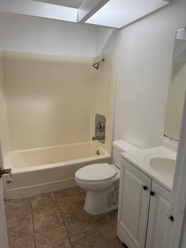 Photo - 20134 Leadwell St Unit Led 270