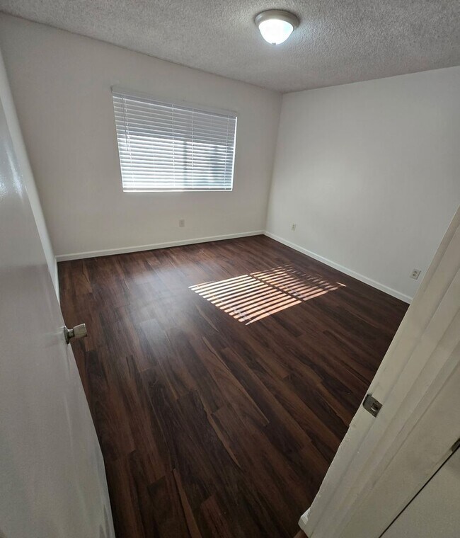 Photo - Knox: Franklin Ln Unit Apartment B